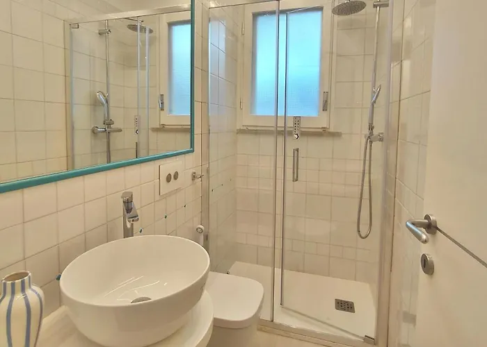 Torre Lazzaretto Seafront House *